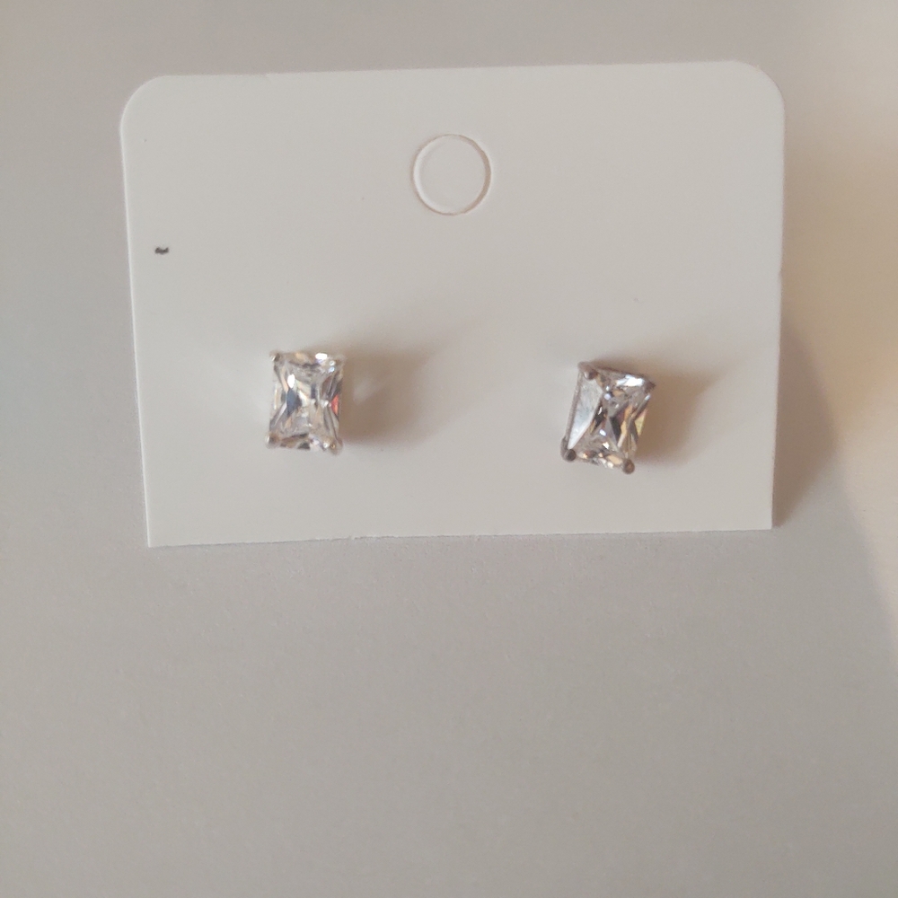 Silver rectangular diamond stud earrings